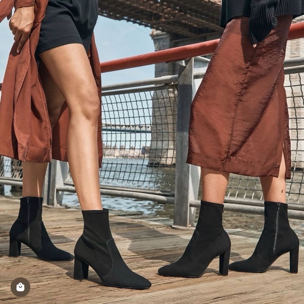 Inez Paz 90 Stretch in black suede size 9